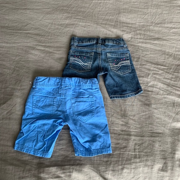 7 Girls Items Size 4T | 4 Bottoms Tops PJs GUC - Picture 3 of 8